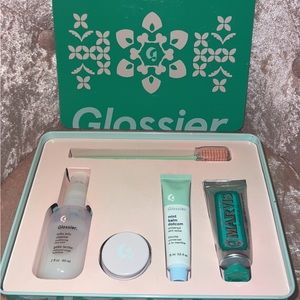 Glossier cross country holiday set